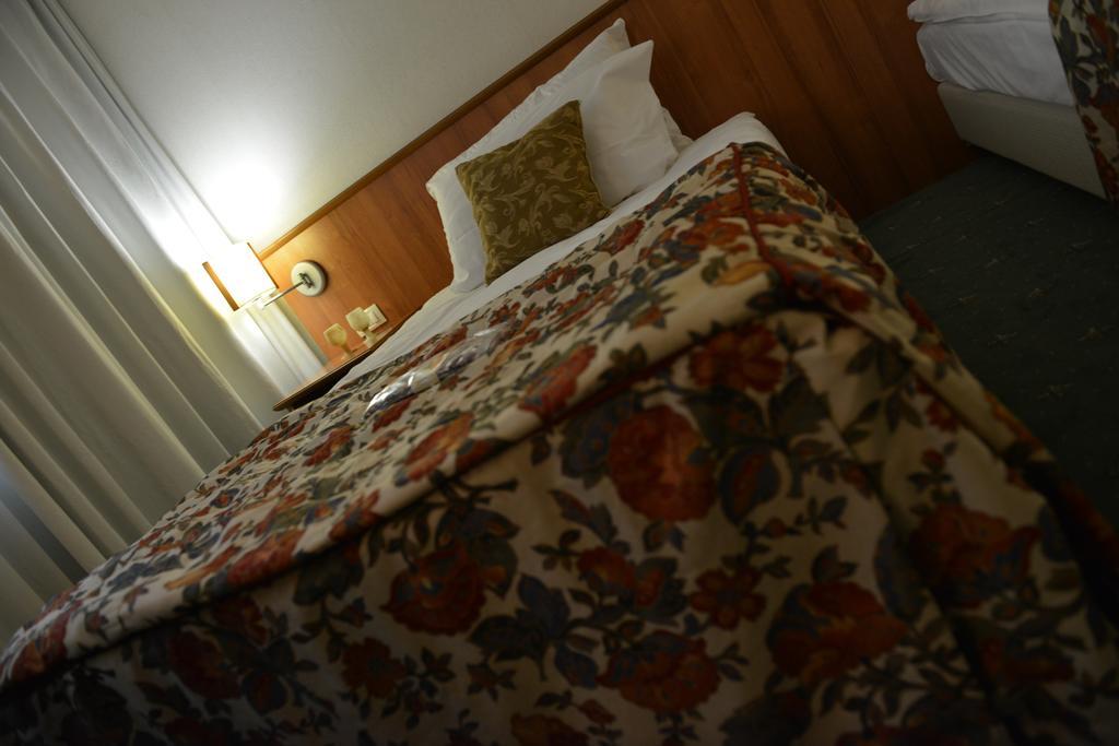 Hotel Karpos Skopje Luaran gambar