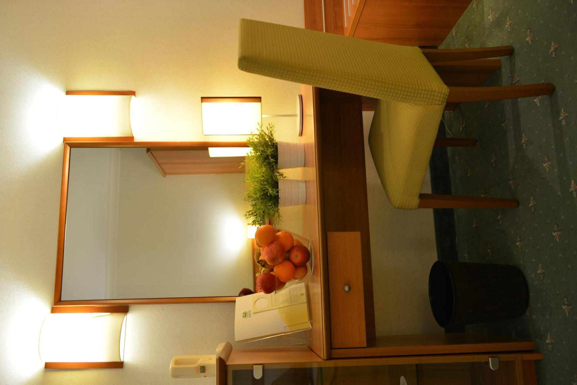 Hotel Karpos Skopje Bilik gambar
