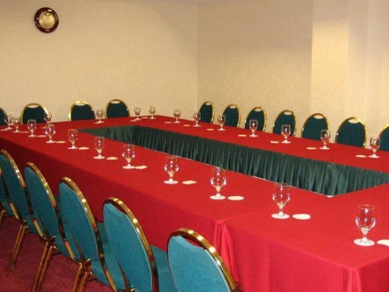 Hotel Karpos Skopje Luaran gambar