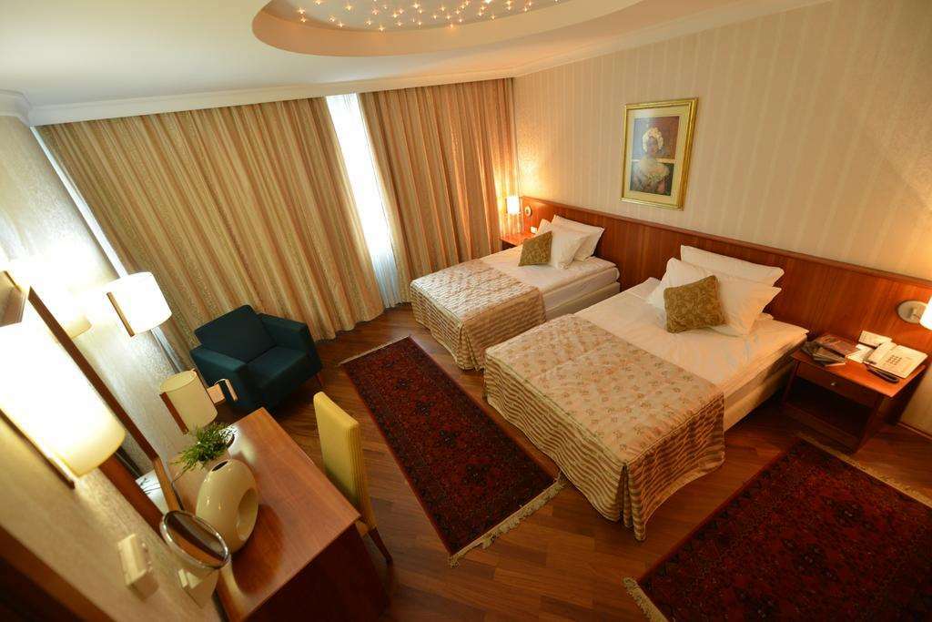 Hotel Karpos Skopje Bilik gambar