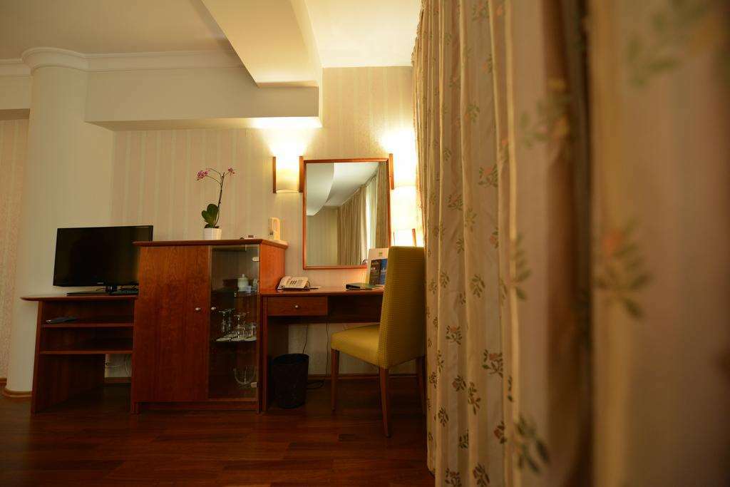 Hotel Karpos Skopje Bilik gambar