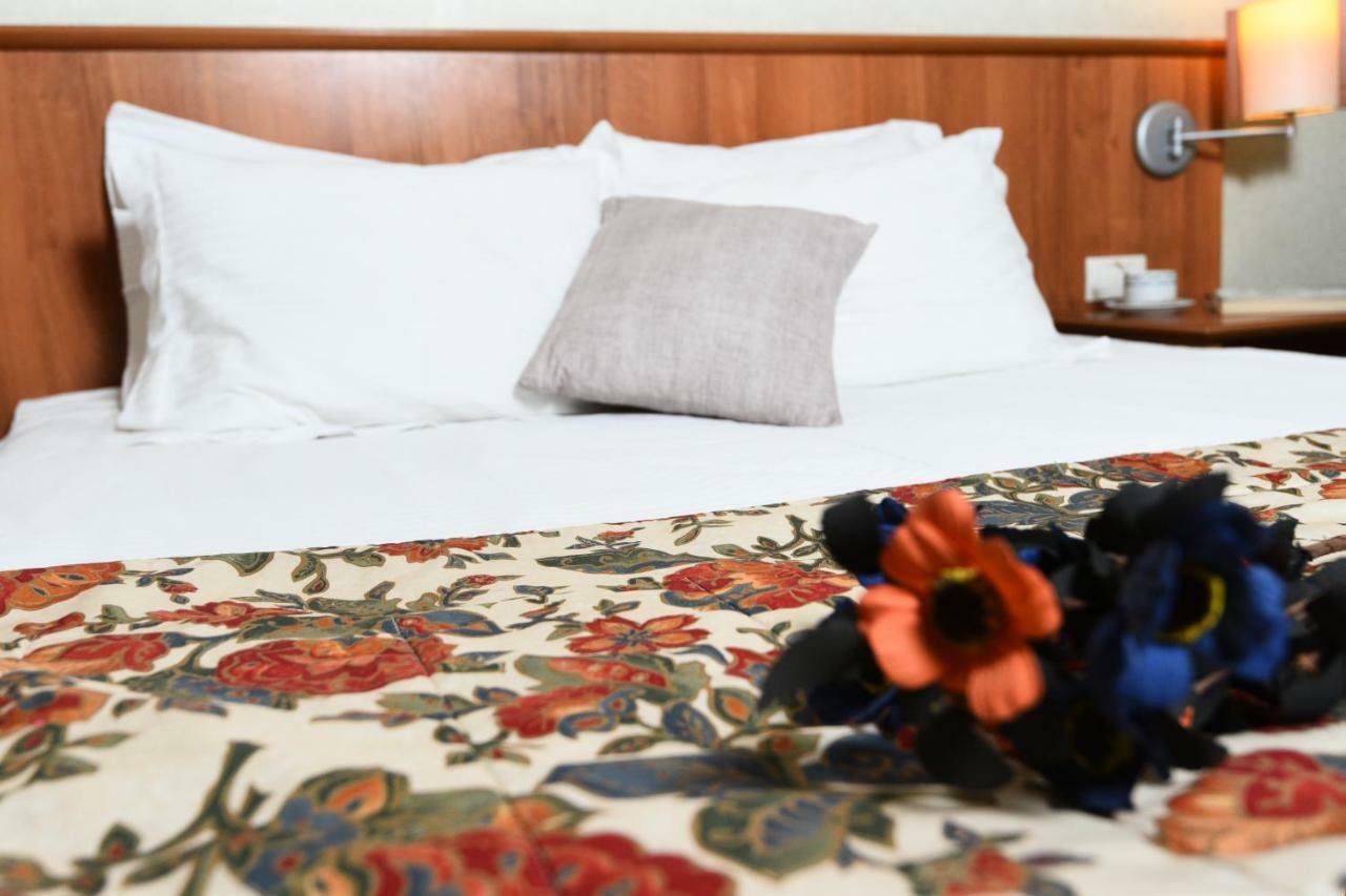 Hotel Karpos Skopje Luaran gambar