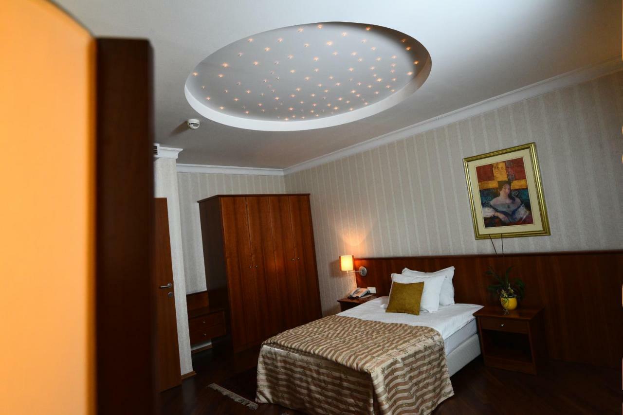Hotel Karpos Skopje Luaran gambar